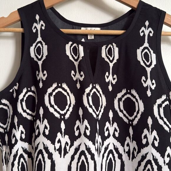 AntiliaโFemme Sleeveless Tribal Printโ Top Small Black White Brown Boho Tank - Picture 6 of 8